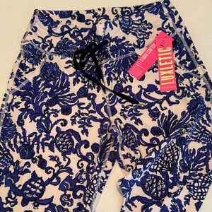 Lilly Pulitzer Blue and White Patterned Leggings